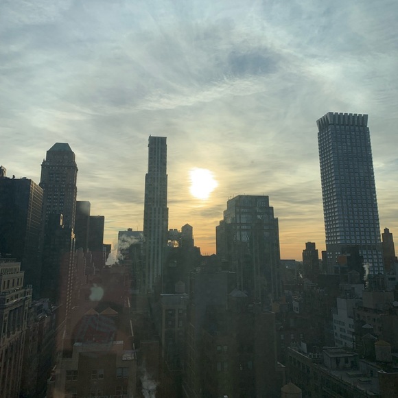 Meet your Posher, Jennifer - Picture 1 of 1